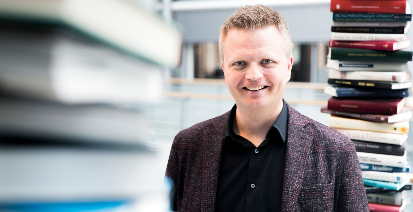 Vegard Kolbjørnsrud outlines the skills and practices managers need to master in the era of intelligent machines.