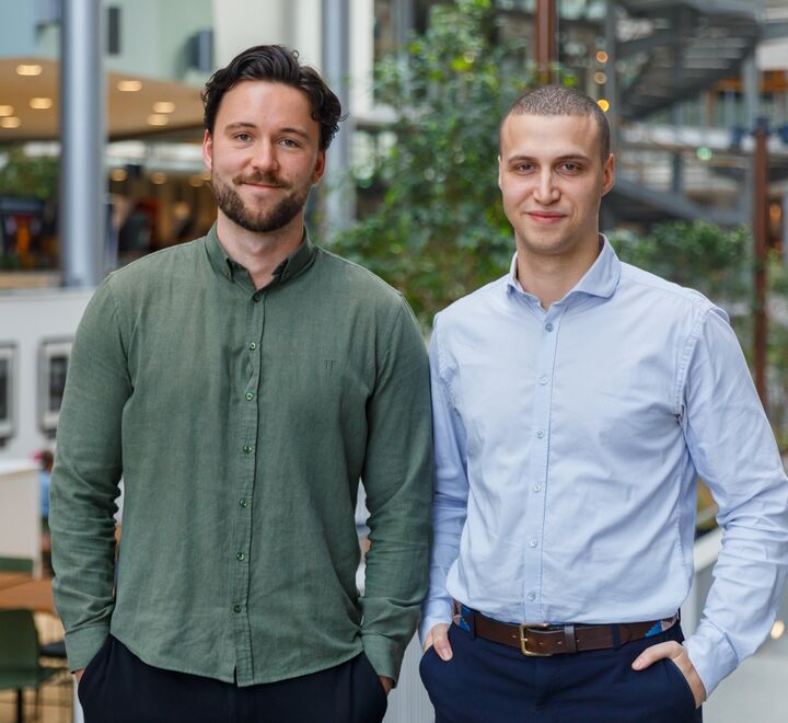 Students at BI wins essay competition