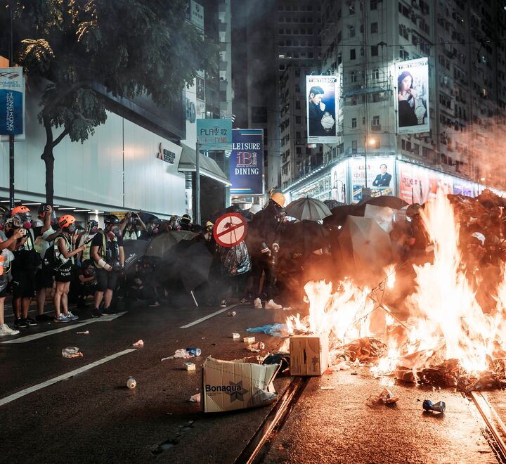 Jeg har vanskelig for å se for meg at demonstrasjonene i Hongkong (bildet) skal resultere i noe annet enn enten en fullstendig lammelse av Hongkong som samfunn eller en militær invasjon på linje med det som skjedde på Den himmelske freds plass for 30 år siden. Foto: Zuma Press