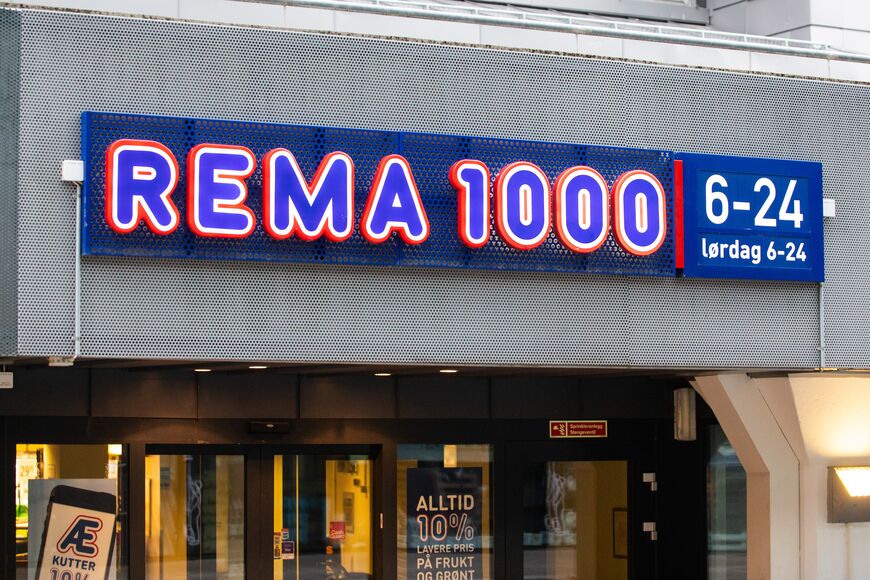 Logo ved Rema 1000 butikk