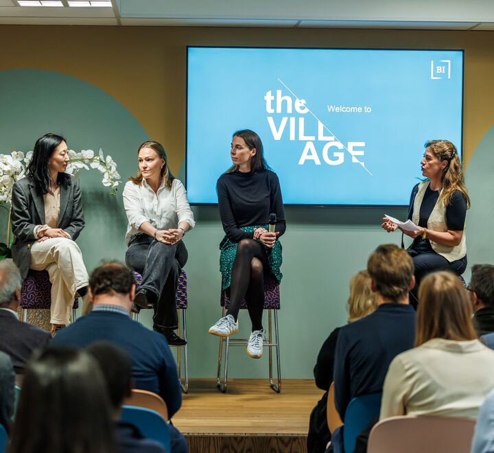 Åpning av The Village