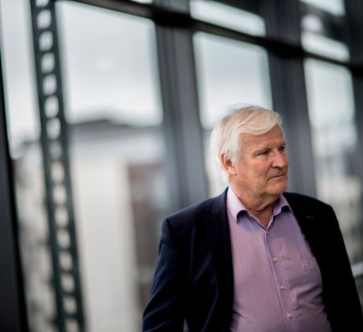 Werner Christie (bildet), fagansvarlig for Nasjonal Lederutdanning for Kommunehelsetjenesten ved BI, mener det er mulig å oppnå bedre samhandling for pasienter, og særlig personer med komplekse og varige helseutfordringer.