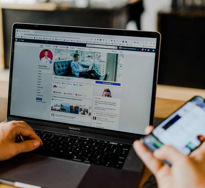 Facebook (bildet) brukes som den primære kilden for nyheter for å holde seg oppdatert blant generasjon Z, ifølge ny forskning fra BI.