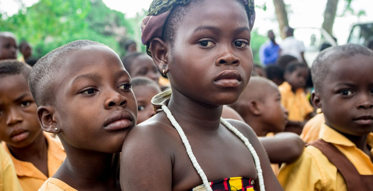 Developing countries need higher education that supports sustainable business development, says Marianne Jahre (Illustrasjonphoto of african school children)