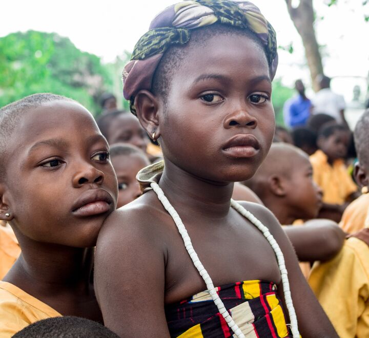 Developing countries need higher education that supports sustainable business development, says Marianne Jahre (Illustrasjonphoto of african school children)