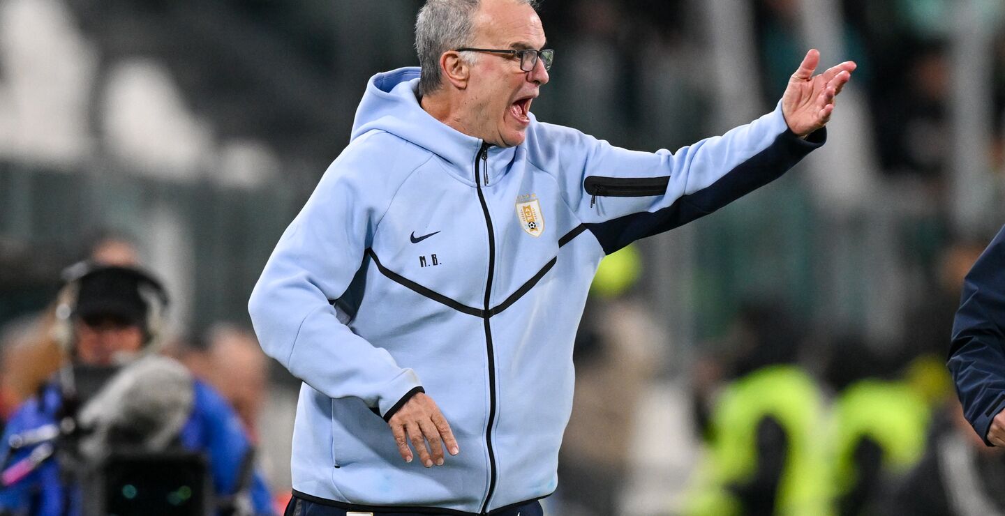 Marcelo Bielsa under en treningskamp mot England