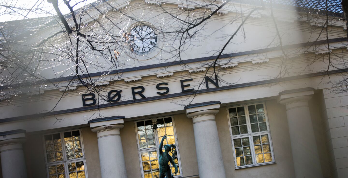 Et virus har brakt verdensøkonomien i kne. Hvilke selskaper overlever – og hvordan ser økonomien ut etterpå? spør innleggsforfatteren. Bildet er fra Oslo Børs.