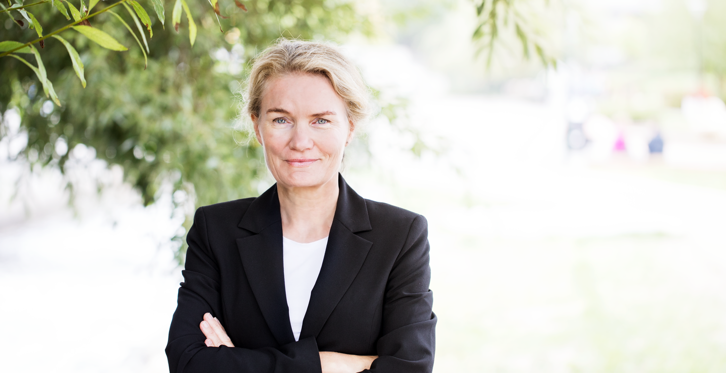 Professor Caroline Dale Ditlev-Simonsen (bildet) introduserte nylig en ny trinnvis prosess for å lykkes med å ta samfunnsansvar (CSR). Foto: Marte Garmann.