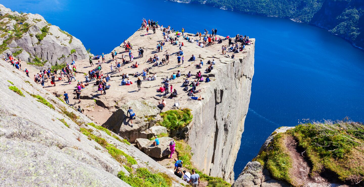 Turister på Preikestolen