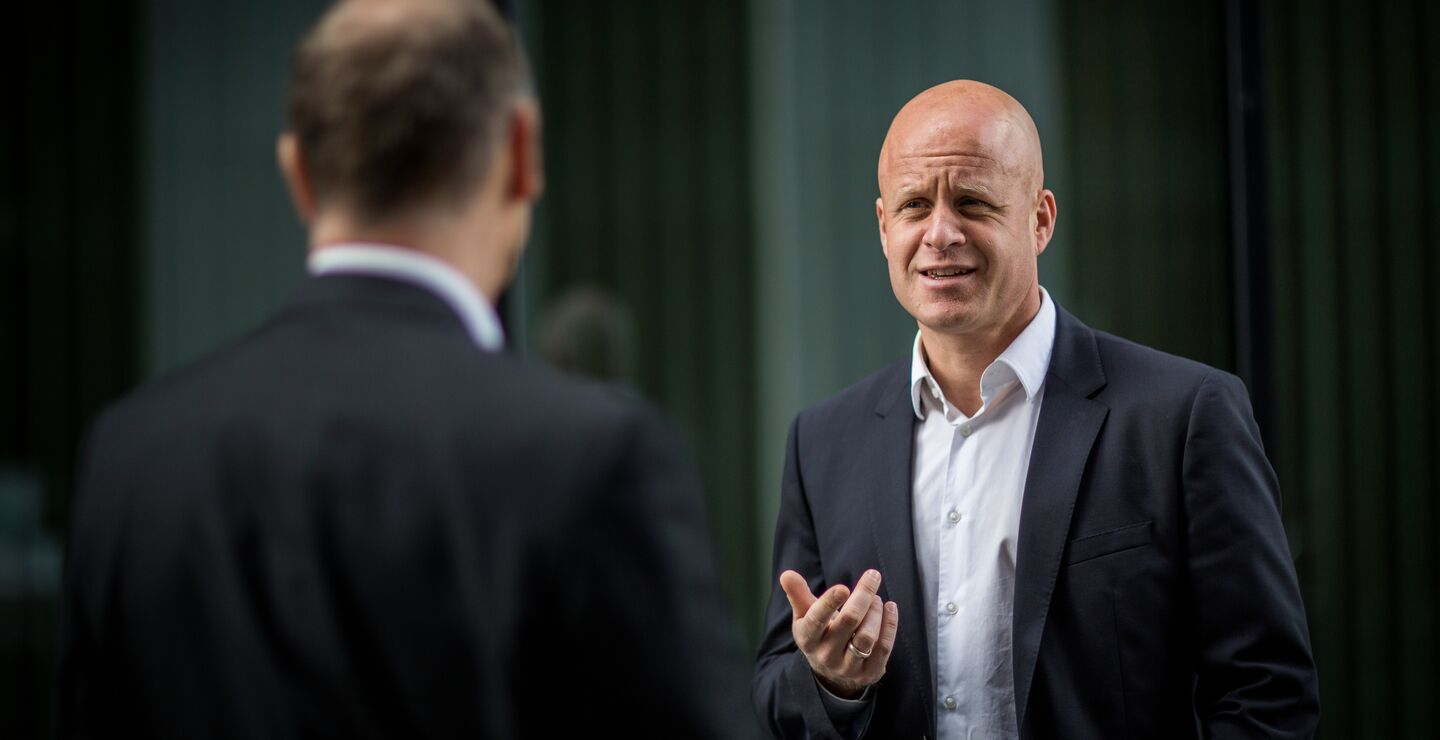 Professor Anders Dysvik (bildet) ved Handelshøyskolen BI har tatt en kollega på fersken i å gjøre en god jobb. Og forteller hvorfor han liker det han ser.