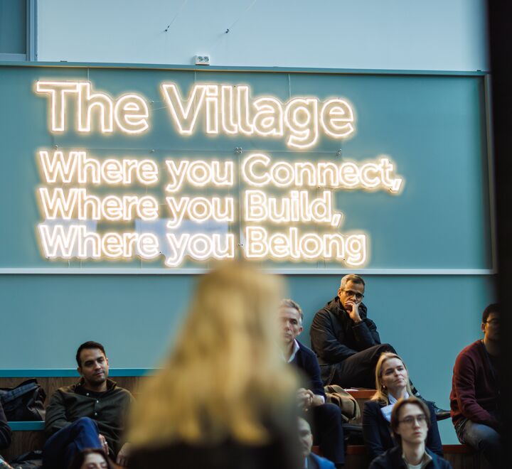 Ledlys inne på The Village