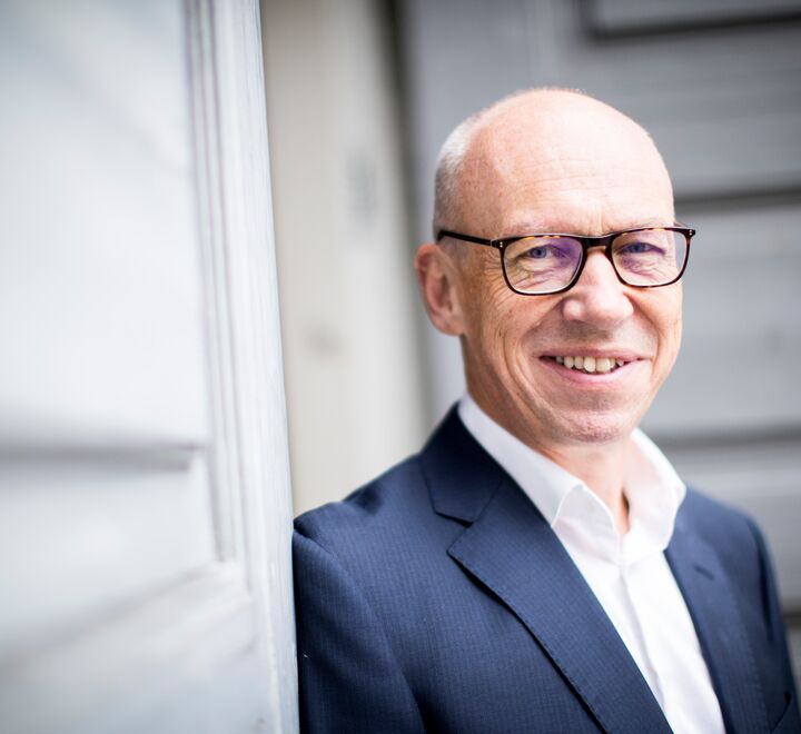 Ole I. Iversen (bildet) deler gode råd til digitale jobbsøkere.