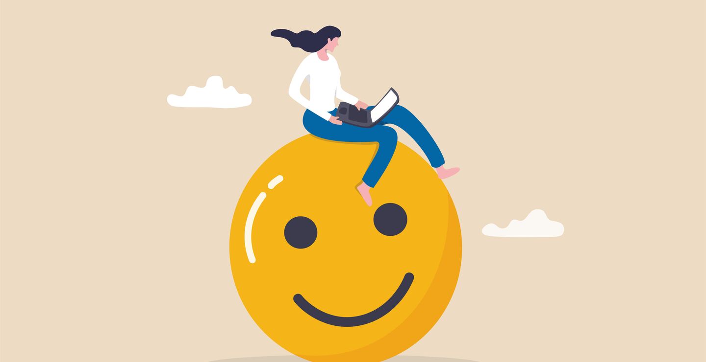 Illustrasjon av kvinne med laptop som sitter på en smilende emoji