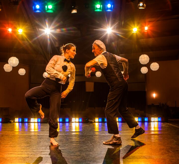 Illustrasjonsbilde av revy