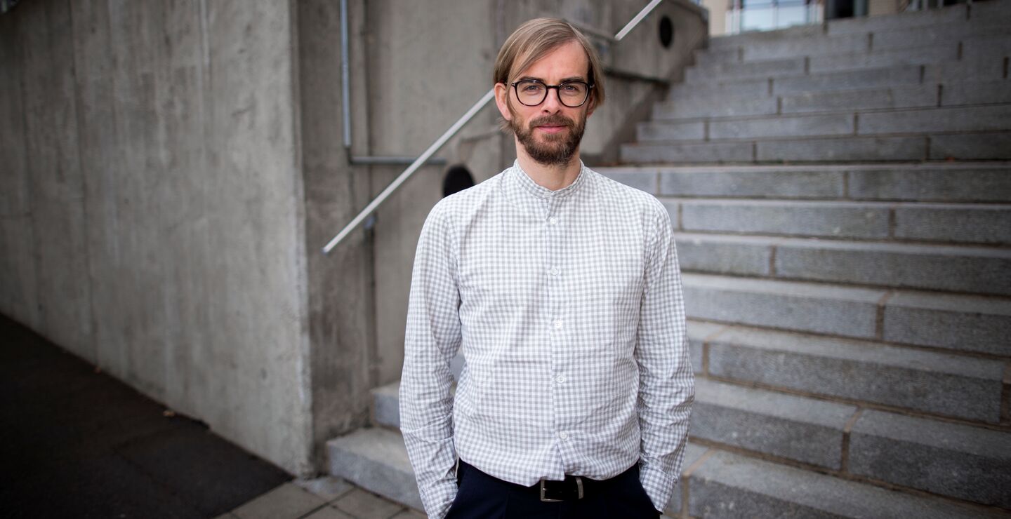 Professor Benny Geys ved Handelshøyskolen BI har undersøkt om terrorisme påvirker tilliten vi har til hverandre i samfunnet. 