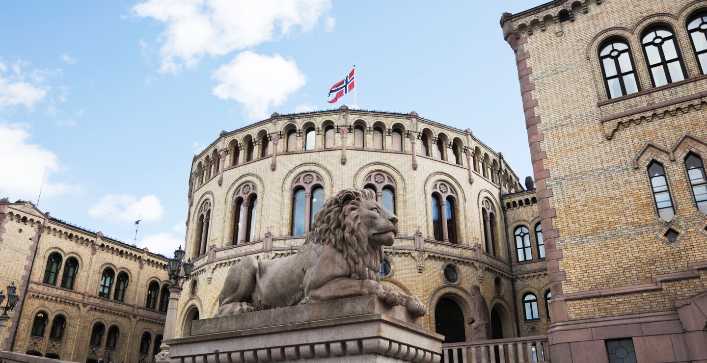 Gründere med gode ideer, men få politikervenner, vil få det vanskeligere, skriver Gisle J. Natvik. (Foto av Stortinget. Fotograf: Ekely)