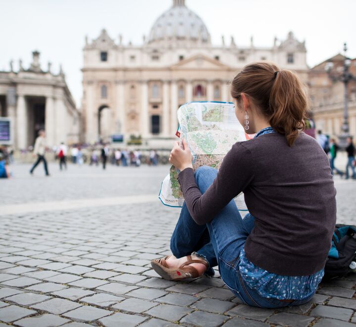 Er det realistisk å anta at etterspørselen etter flyreiser og hotellovernattinger blir som før krisen, når befolkningen er blitt tvunget til å endre vanene sine. (Foto: Viktor Cap 2012)