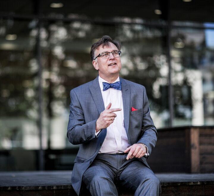 For meg er det nokså opplagt at Akson ikke kan virke, hovedsakelig fordi det er for mange kokker, og at systemet forsøker å favne for mye. Men det har gått prestisje i saken, må vite, skriver Espen Andersen.