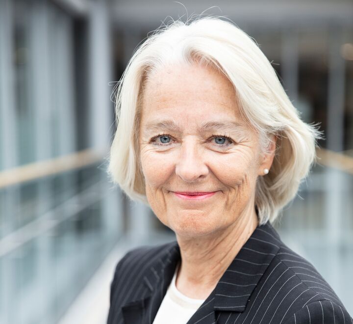 Åse Aulie Michelet (bildet) ble våren 2018 valgt som ny styreleder ved Handelshøyskolen BI. Under åpent Forum med Gudmund Hernes blir forteller hun om hva hun har lært om ledelse.