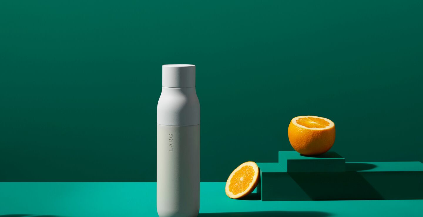 Omfavner alle norske forbrukere begjærlig bærekraftige varer og tjenester slik som Larq selv-rengjørende vannflasker som illustrert på bildet. Foto: Yvonne Young, Unsplash.