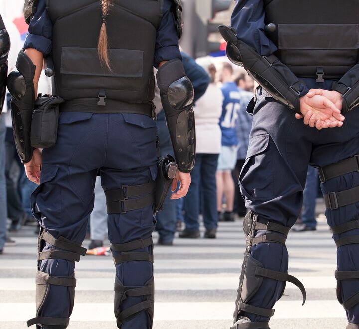 Illustrasjonsbilde av politi i gatebildet.