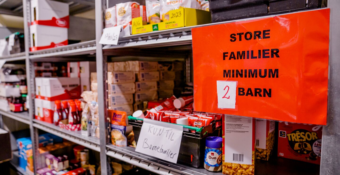 Utdeling av mat ved Frelsesarmeens slumstasjon i Oslo