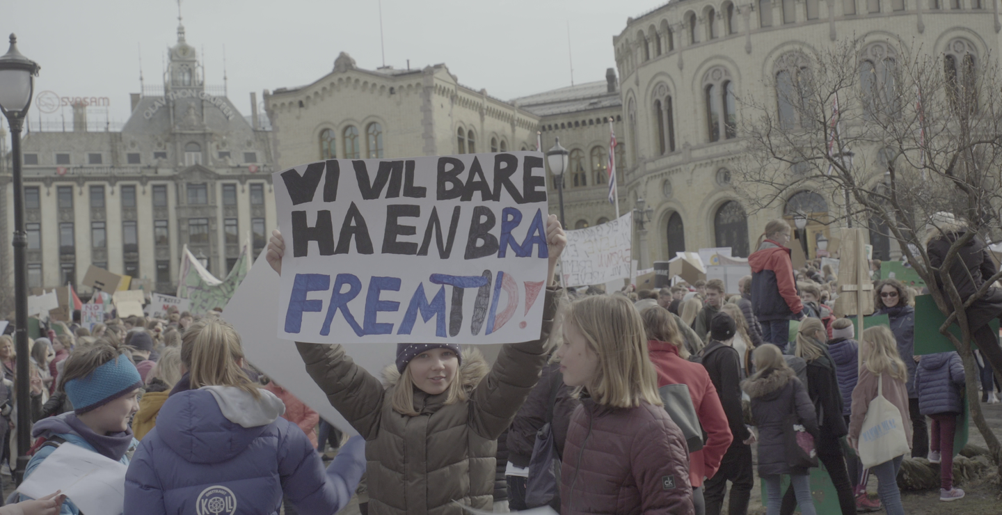 Yngre generasjoner engasjerer seg for en grønnere fremtid, mens eldre er mindre opptatt av å støtte miljøtiltak. 