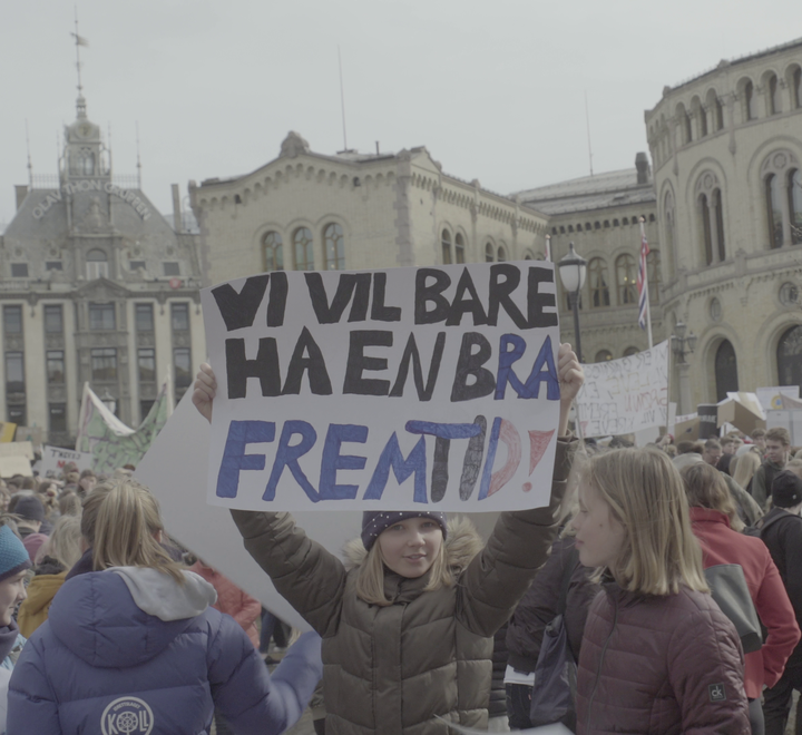Yngre generasjoner engasjerer seg for en grønnere fremtid, mens eldre er mindre opptatt av å støtte miljøtiltak. 