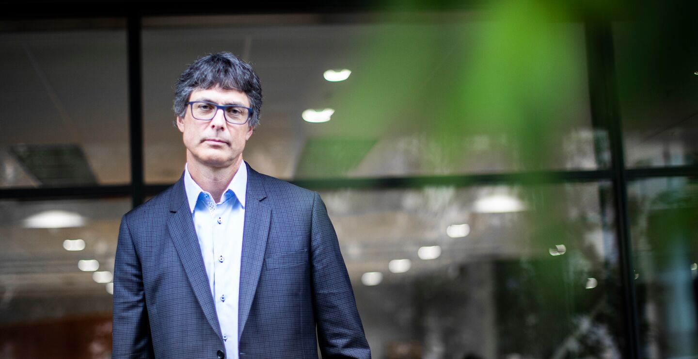 SLØSING: Problemet er verken vekst, kapitalisme eller stat i seg selv, men ressurssløsing. Som når vi river høybygg for å sette opp et nytt med høyt energiforbruk og nye byggematerialer av stål og betong, skriver Per Espen Stoknes (bildet).