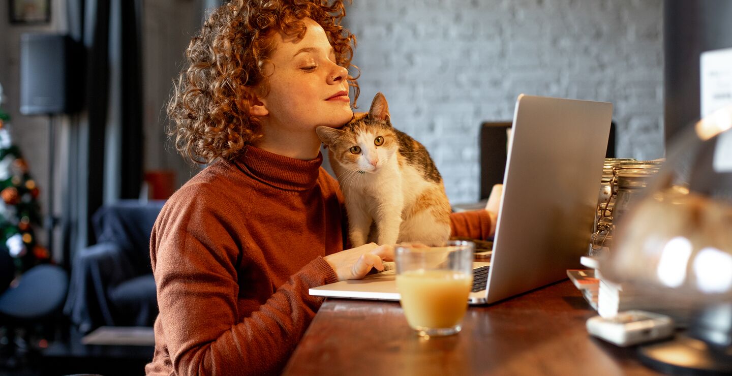 En trend er at stadig flere medarbeidere ikke bare vil ønske, men også kreve muligheter til å jobbe «virtuelt», som fra hjemmekontor. (Foto: Sanjeri)