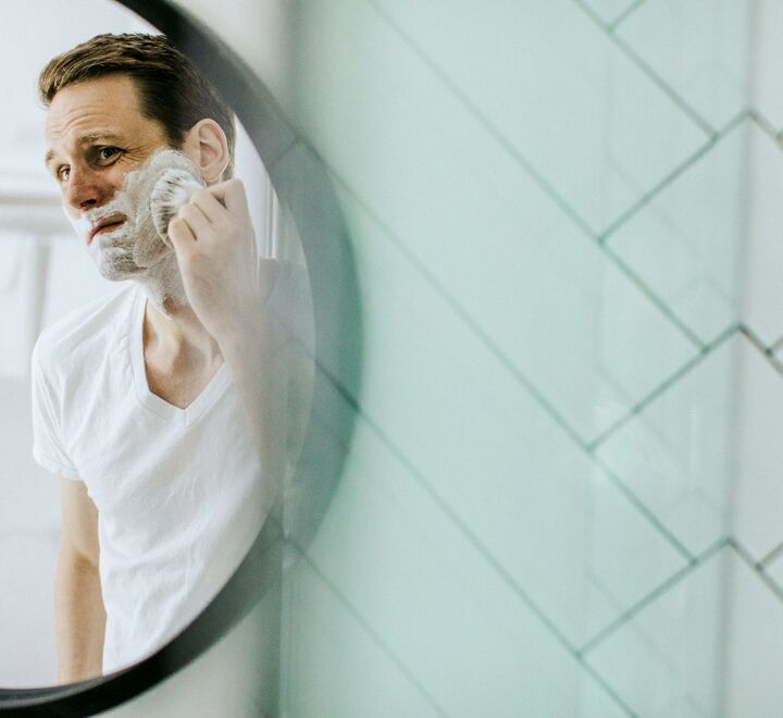 Gillette ønsker at du skal barbere deg frem til den beste du kan bli. Det er skivebom, mener Adrian Peretz og Lars Olsen. (Foto: Patrick Coddou on Unsplash)