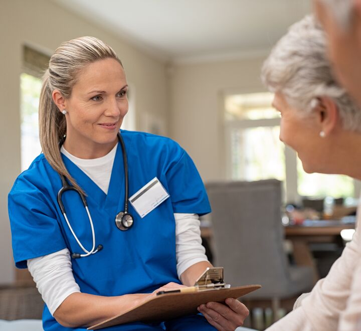 Hvem bør kunne medisinere og sykmelde pasienter? Leger og/eller psykologer?