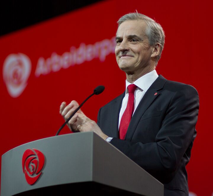 Skal for eksempel Arbeiderpartiet bli grønnere, kan det vises til at Trygve Bratteli for et halvt århundre siden utnevnte Olav Gjærevoll til verdens første miljøvernminister, og at Gro, som ga navn til Brundtlandkommisjonen, myntet begrepet bærekraft, skriver Gudmund Hernes. Foto av Jonas Gahr Støre.