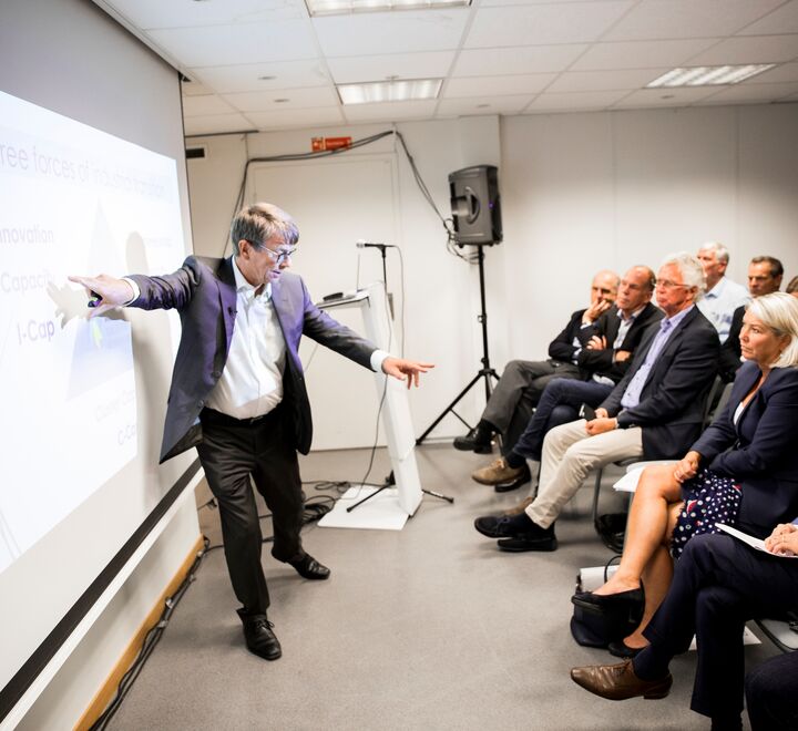 Brenner for innovasjon. - . Bedriftene med nye og bedre forretningsmodellene lykkes best, understreker Torger Reve (bildet).