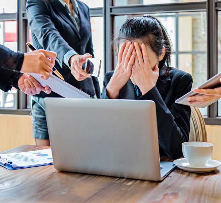 Forskning har vist at høye jobbelastninger kan føre til svakere fysisk og mental helse, men også til dødsfall. (Foto: IStock Boana).