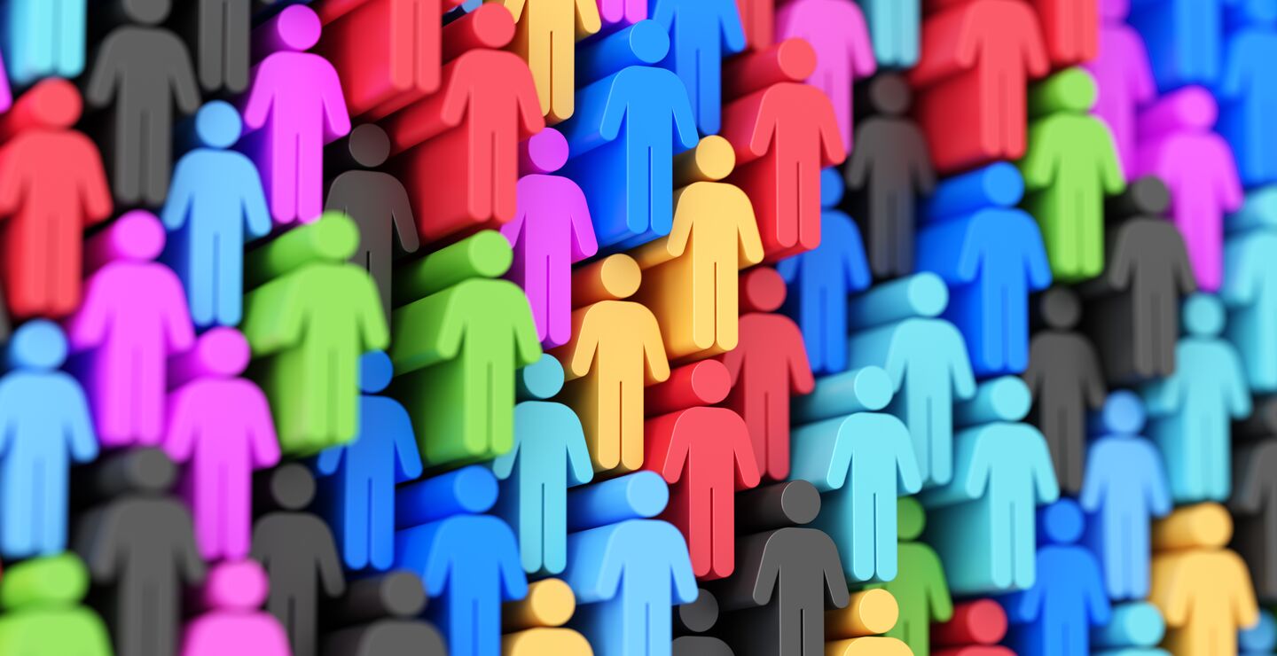 Illustrasjon av en gruppe med fargerike menneske-ikoner.