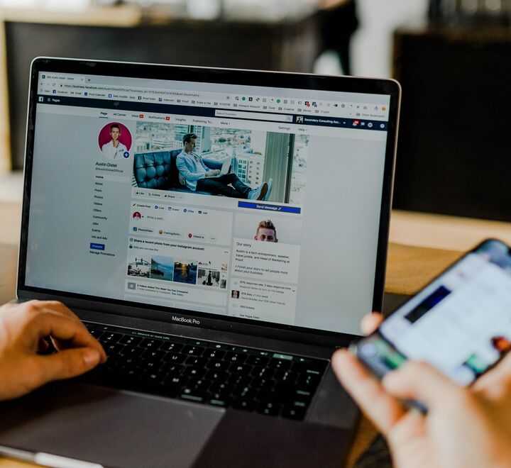 Facebook (bildet) brukes som den primære kilden for nyheter for å holde seg oppdatert blant generasjon Z, ifølge ny forskning fra BI.