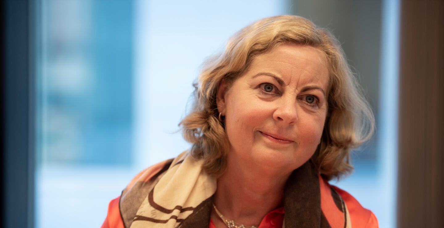 Berit Svendsen (bildet), ny leder av Vipps, snakker om hva hun har lært om ledelse under Åpent Forum med Gudmund Hernes på Handelshøyskolen BI. Foto: Hanna Kristin Hjardar, VG.