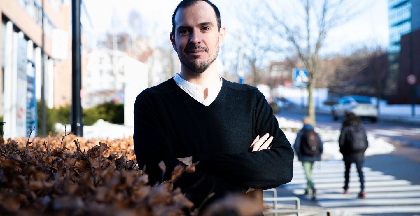 carlos Velasco (picture) and the Centre for Multisensory Marketing at BI has been working with the Japanese company Asahi Breweries to better understand the experiential value of multisensory properties associated with beer brands. 