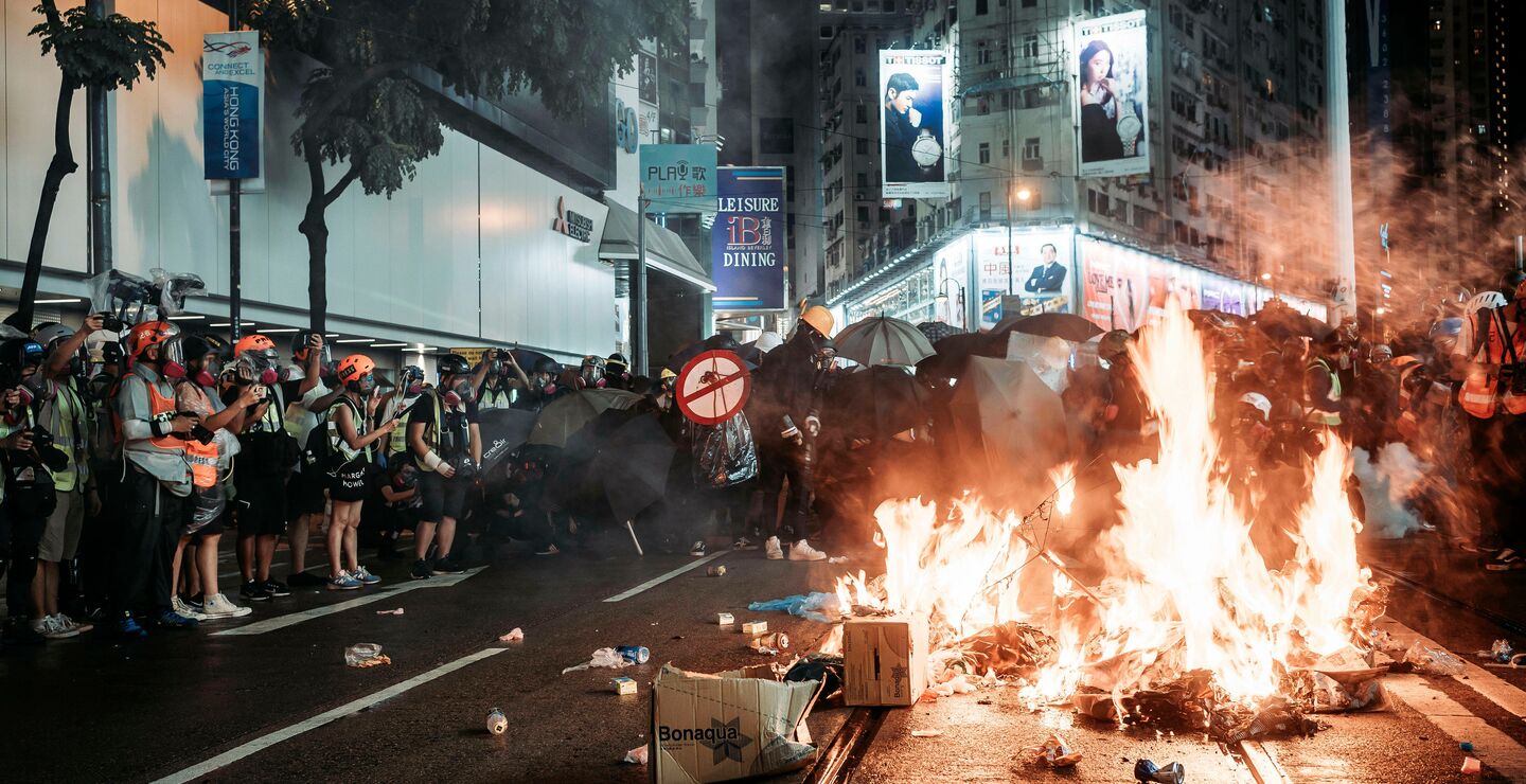 Jeg har vanskelig for å se for meg at demonstrasjonene i Hongkong (bildet) skal resultere i noe annet enn enten en fullstendig lammelse av Hongkong som samfunn eller en militær invasjon på linje med det som skjedde på Den himmelske freds plass for 30 år siden. Foto: Zuma Press