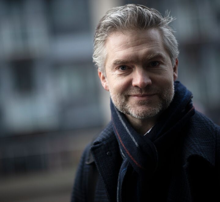 Nye bølger av islamistisk terror vil gi mer polarisering og mer høyreekstremisme. Den høyspente situasjonen i USA understreker behovet for å demme opp mot høyreekstreme krefter i Europa. skriver Petter Nesser (bildet). 