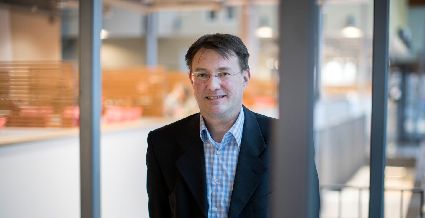 Hvordan skal britene komme seg ut av EU? Nick Sitter (bildet) bruker eliminasjonsmetoden, og ender opp med én farbar vei.