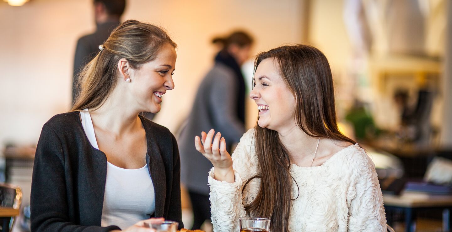 Resultatene fra våre undersøkelser tydet på at kostnadene ved å bryte en sosial norm er høyere enn kostnadene ved å spise mat du mener er for risikabel, skriver artikkelforfatterne. 