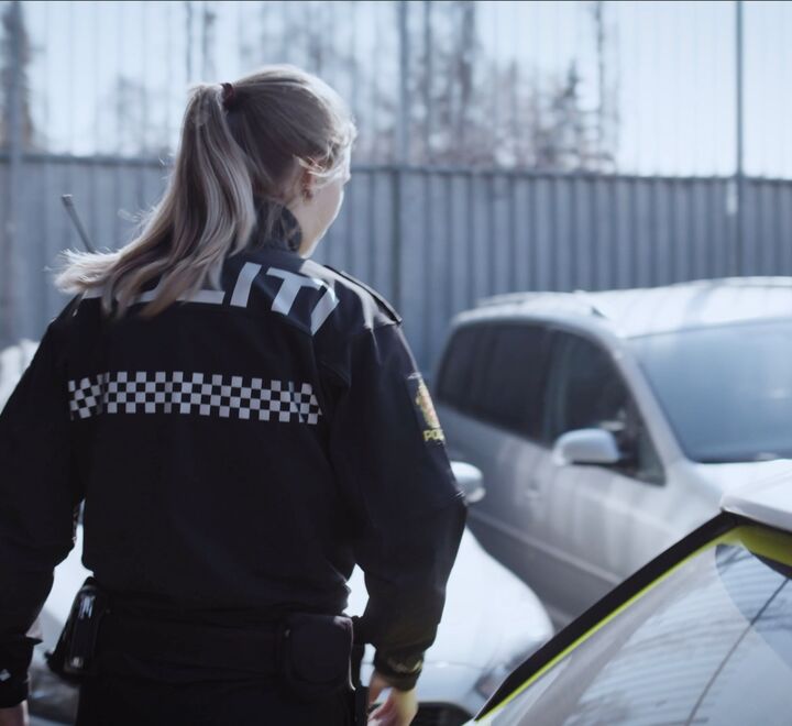 Problemet er at politimeldingen skyver ansvaret for målene, som for eksempel et lokalt forankret politi, nedover i organisasjonen, skriver Cathrine Filstad og de andre ronikkforfatterne. 