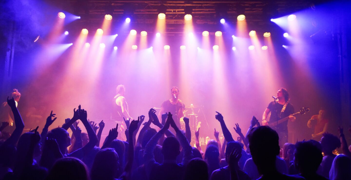 Konserter (bildet) er den mest «analoge» delen av musikkbransjen, som går ut på å formidle unike opplevelser som skjer på ett bestemt sted, til en bestemt tid, og med et bestemt publikum, skriver Audun Molde. (Foto: Yuri Arcurs).