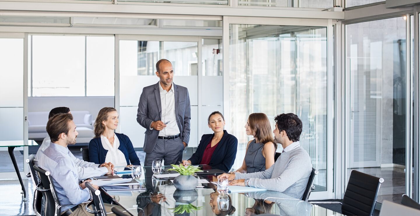  Det er viktig både at lederen har tillit fra sine overordnede, andre ledere og sine medarbeidere, og ikke minst at lederen selv har tillit til sine medarbeidere. Illustrasjonsbilde. (Foto: Ridofranz)