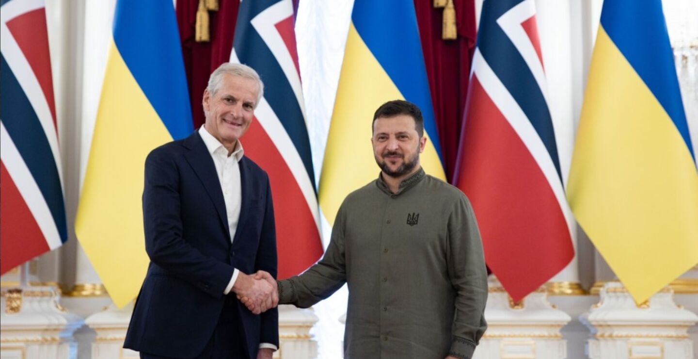 Jonas Gahr Støre og Volodymyr Zelensky under et møte i Kyiv august 2023.