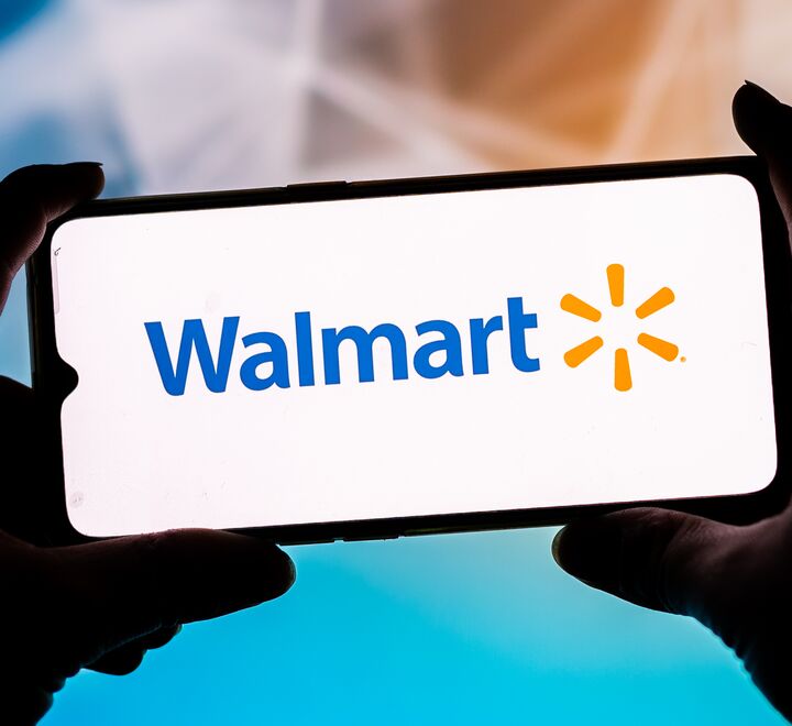 Identifiserer gårdsbruk: Walmart er i stand til å identifisere et gårdsbruk som har infiserte grønnsaker på 2,2 sekunder, skriver innsenderne. Her Walmart logo på en smarttelefon. (Foto: Mateusz Slodkowski / SOPA Images/Sipa USA).