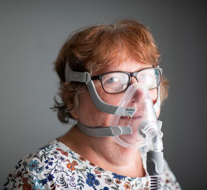 Mona Nielsen har kols og får digital hjemmeoppfølging av helsepersonell. 