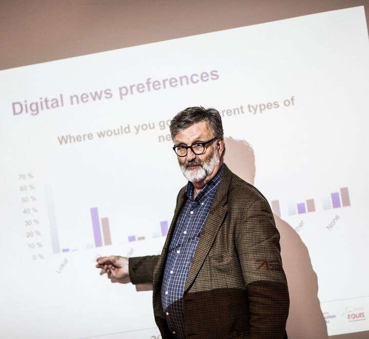 Når dør papiravisen? Erik Wilberg (bildet) presenterer sine spådommer.